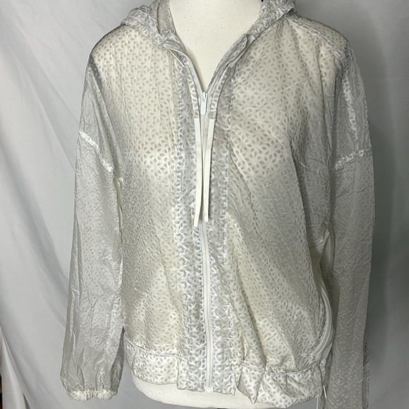 Lululemon Find Your Flock Jacket Water Resistant in
Rococo White Alpine White - Picture 10 of 10